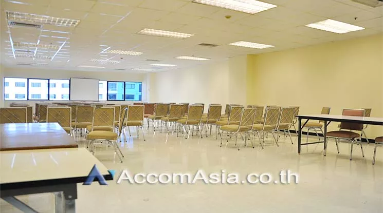  Office space For Rent in Sukhumvit, Bangkok  near BTS Asok - MRT Sukhumvit (AA13692)